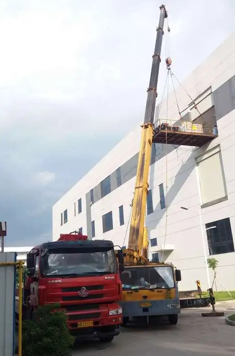 蘇州裝卸公司的大型吊車設備有哪些特性